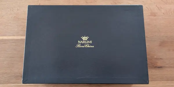 ナルミのカップ＆ソーサー外箱（ボーンチャイナ）｜実家の片付けで発見