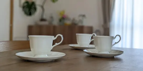 実家で見つけた食器｜ナルミのボーンチャイナ