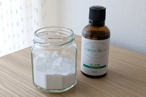 重曹の消臭剤｜お風呂の愉しみ（はっか油）